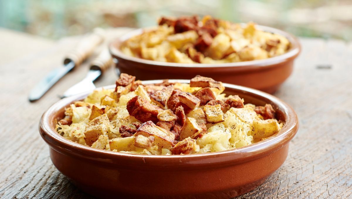 Dégustez la pintade à la choucroute en cocotte : une recette conviviale