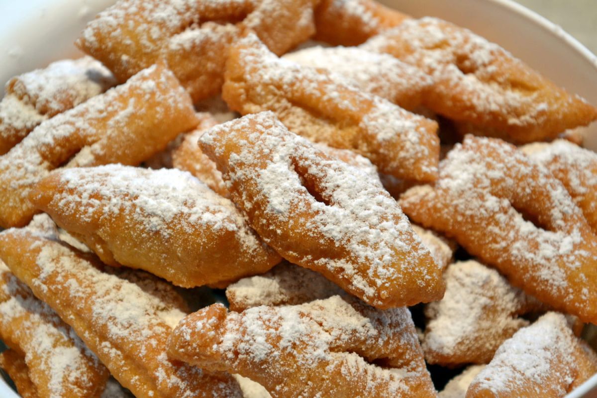 Les bugnes lyonnaises : un délice intemporel de grand-mère