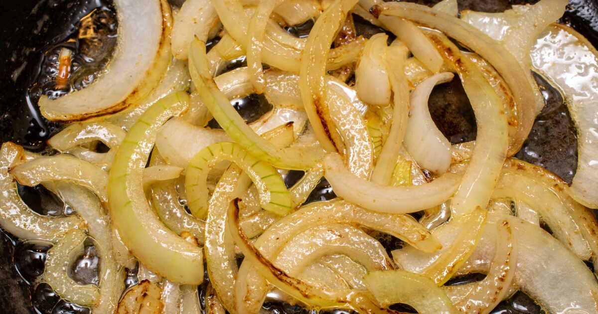 L'astuce facile pour caraméliser des oignons à la perfection