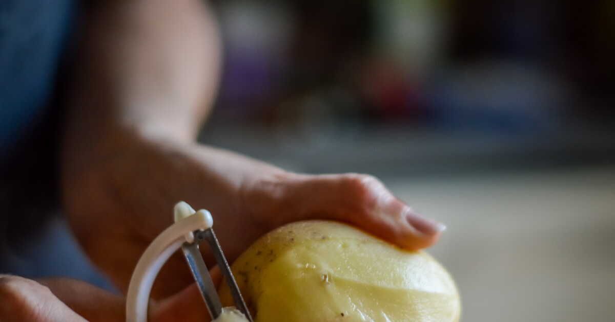 la méthode inattendue pour peler vos pommes de terre en un clin d'œil
