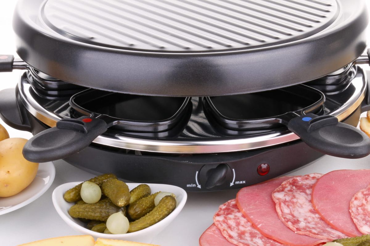 L'appareil à raclette : le secret bien gardé pour des repas estivaux