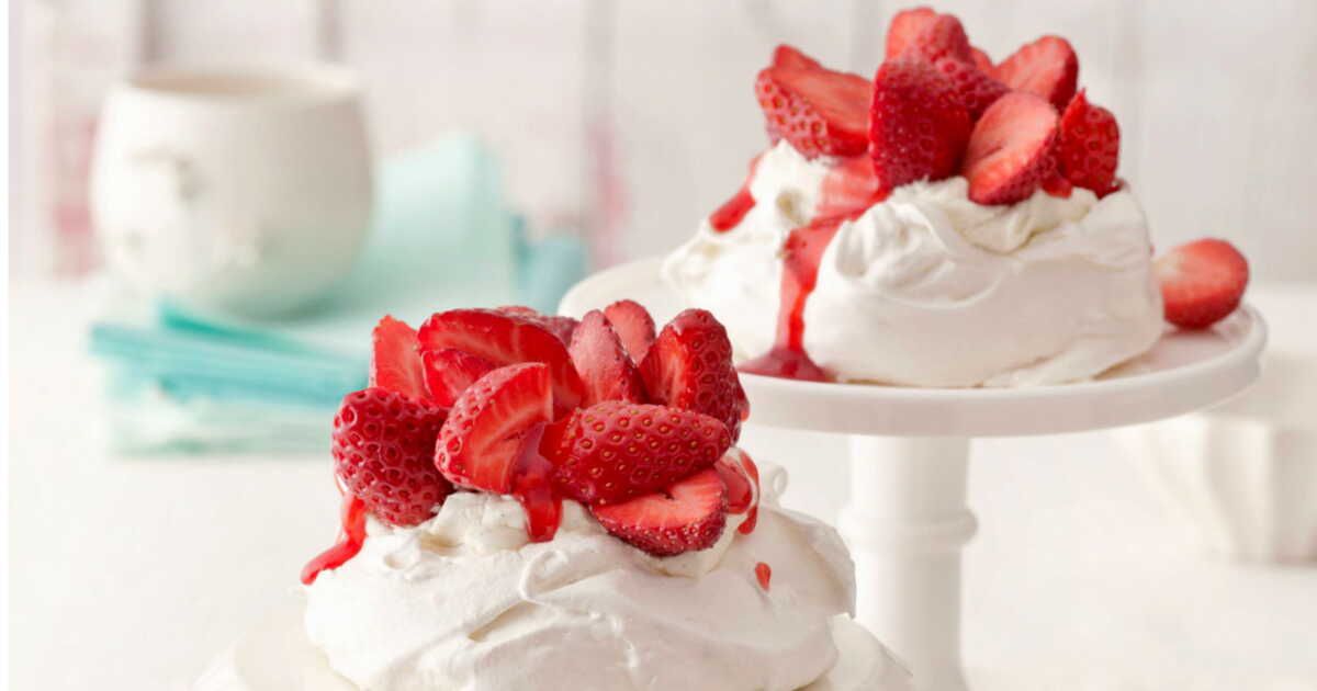 Des pavlovas légères aux fraises pour un dessert délicieux