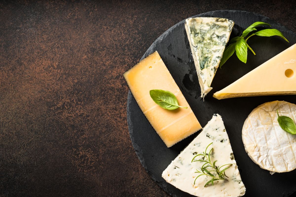 les fromages au lait cru sous les feux de la rampe