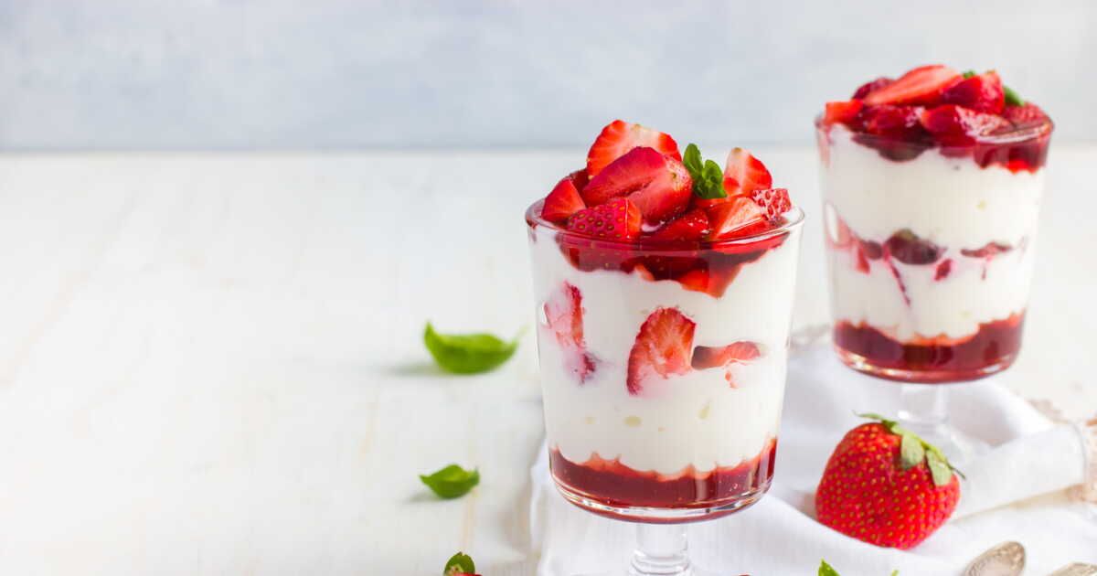 découvrez 30 desserts gourmands à la fraise, simples et rapides