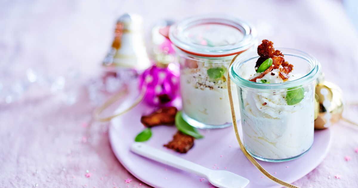 Éveillez vos papilles avec des bocaux d'espuma au lard fumé et tuiles de pain d'épice