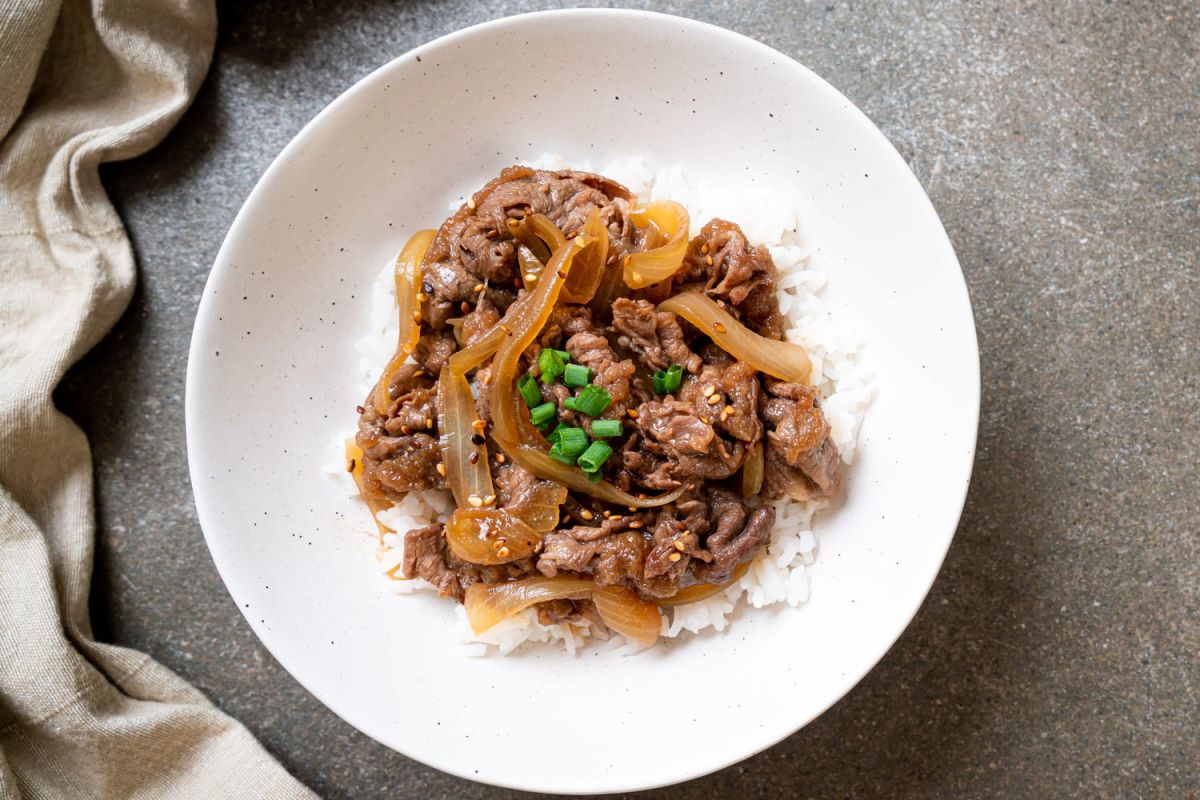Une viande mijotée ultra-fondante en 20 minutes grâce à cette astuce japonaise