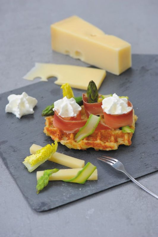 Savoureuse gaufre de pommes de terre et sa crème d'Emmentaler à la noisette