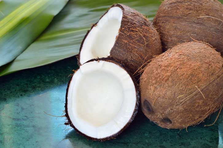 L'huile de noix de coco : l'alliée santé de votre cuisine