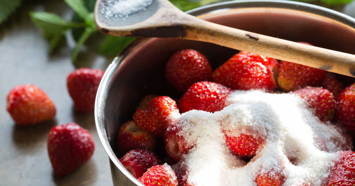 Le sucre idéal pour une confiture maison parfaite : les conseils d'une experte