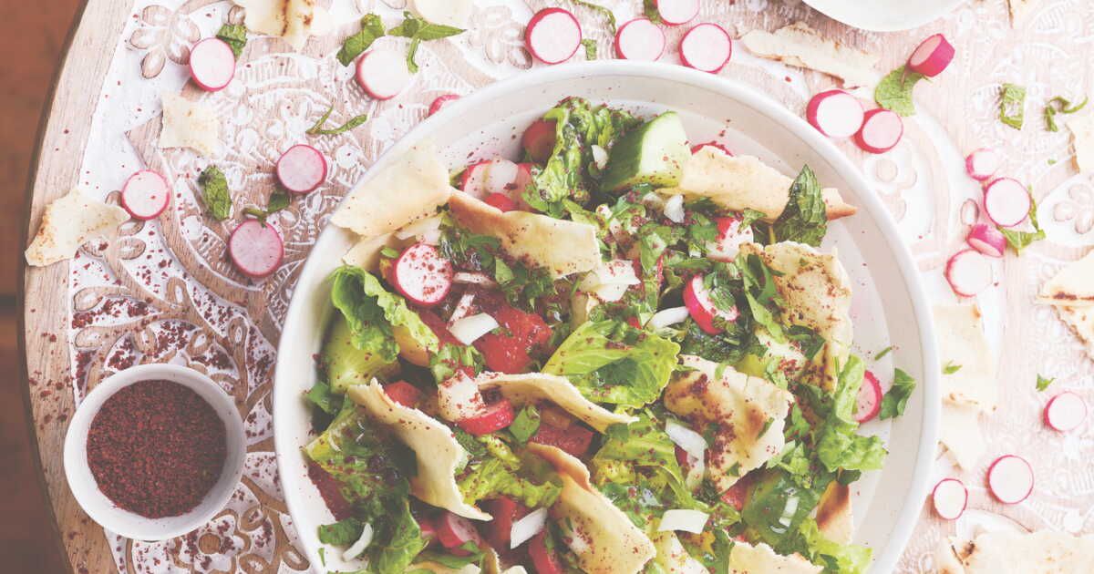 Dégustez le fattouch : une salade libanaise pleine de croustillant