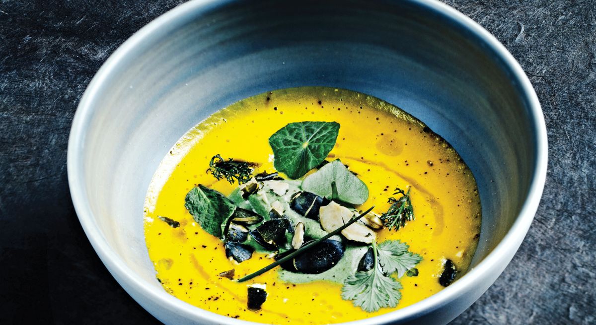 Velouté de courge de Nice à la crème d’herbes